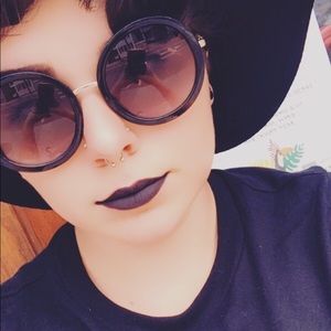 Meet your Posher, Kasey